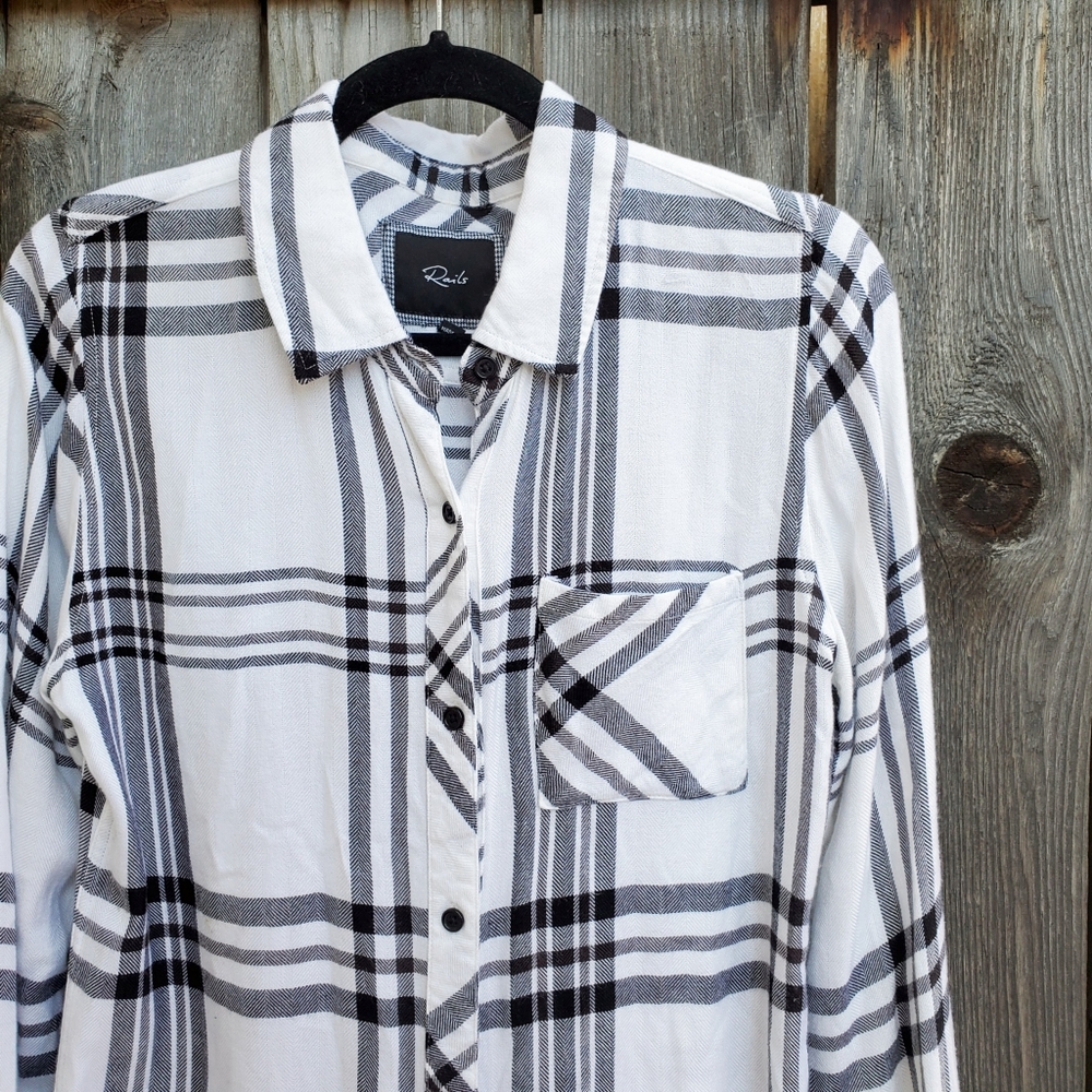 Rails White Black Plaid Rayon Long Sleeve Top